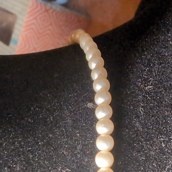White Bead Faux Pearl Necklace with Silver Tone Cross - Picture 4 of 6
